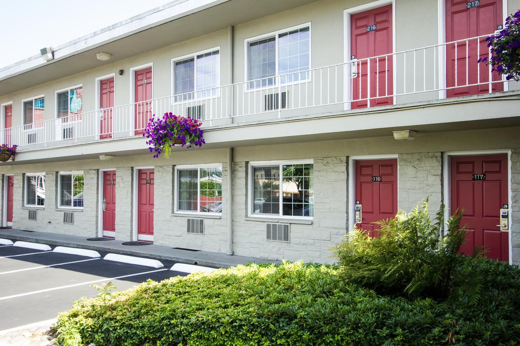 Campus Inn & Suites Eugene Downtown Exterior photo